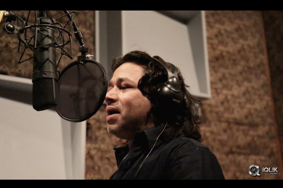 Kailash-Kher-Has-Recorded-a-Special-Song-For-Gopala-Gopala-Movie